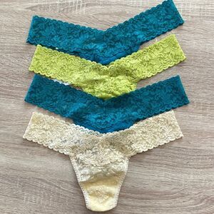 4) NEW hanky panky low rise thong panties